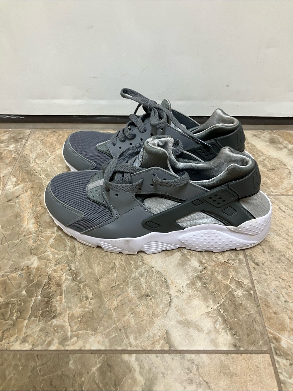 Nike Huarache Run GS size 7 Youth